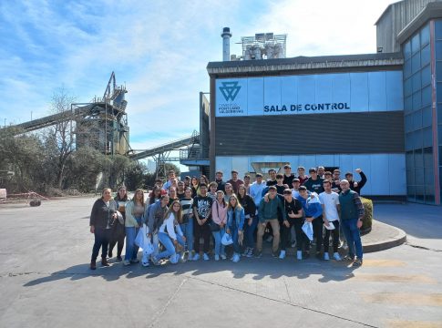 <strong>La fábrica de Alcalá de Guadaíra de Cementos Portland Valderrivas abre sus puertas a jóvenes y profesionales</strong>