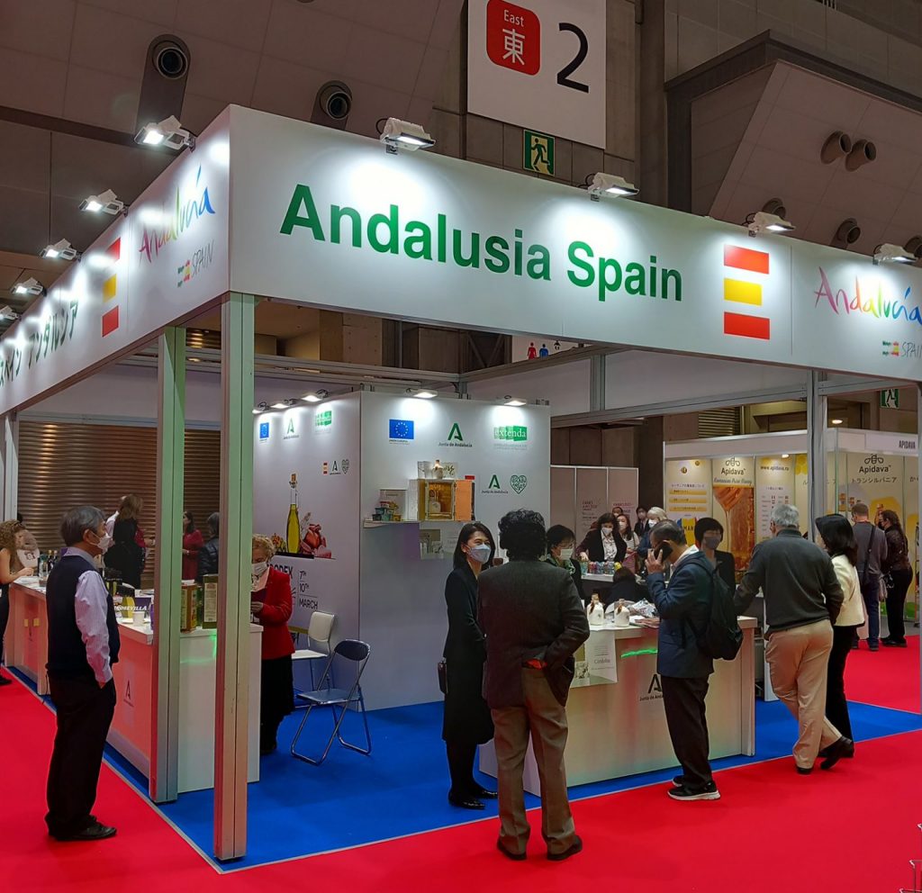 <strong>El agro andaluz afianza su negocio en Japón, su segundo mercado en Asia, a través de la feria Foodex, a la que acude de la mano de la Junta </strong>