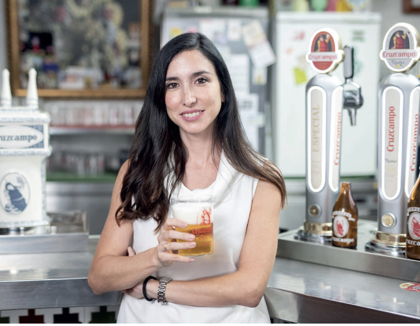 María Ruiz Sanguino: “Cruzcampo es una cerveza icónica en nuestra tierra. Reivindica el orgullo de sus raíces”