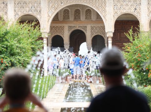 Los hoteles andaluces superan en abril los viajeros y pernoctaciones del año previo a la pandemia