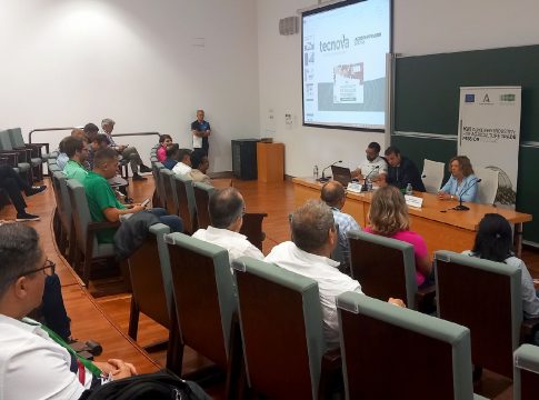 La Junta acerca a las firmas andaluzas las oportunidades en 19 mercados en el XVII Encuentro Internacional de la Industria Auxiliar de la Agricultura en Almería