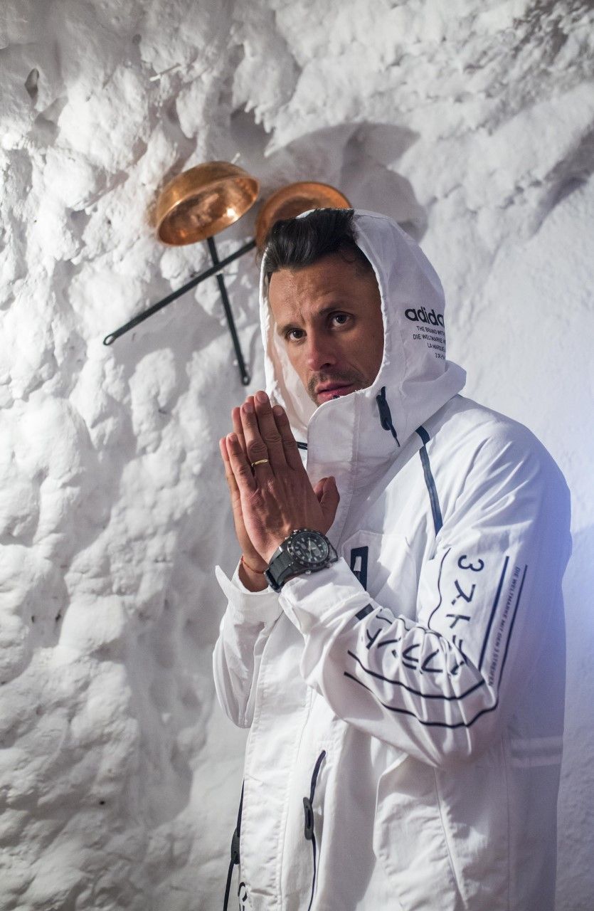 <strong><em>El cantante sevillano Haze presenta su libro de memorias “Mi vida” en Fnac Torre Sevilla</em></strong><strong><em></em></strong>