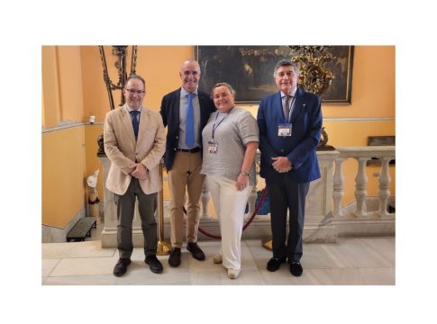 El Colegio de Farmacéuticos de Sevilla recibe la Medalla de la Ciudad en reconocimiento a su compromiso sanitario y social