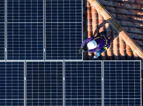 <strong>Andalucía registra hasta junio un 79% más de instalaciones de autoconsumo activas en la red de distribución de Endesa respecto a las que había hasta 2022</strong>