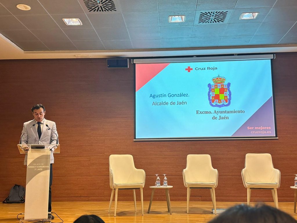 El alcalde resalta la labor de Cruz Roja en Jaén como impulsora de la inclusión social y laboral de los colectivos más vulnerables