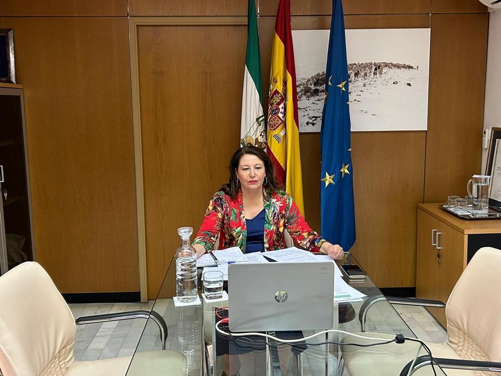 La consejera de Agricultura reclama al Gobierno de España la paralización del cuaderno agrario