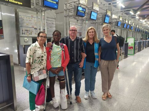 <strong>Niña togolesa vuelve a su país tras recibir tratamiento médico en Málaga<br></strong>