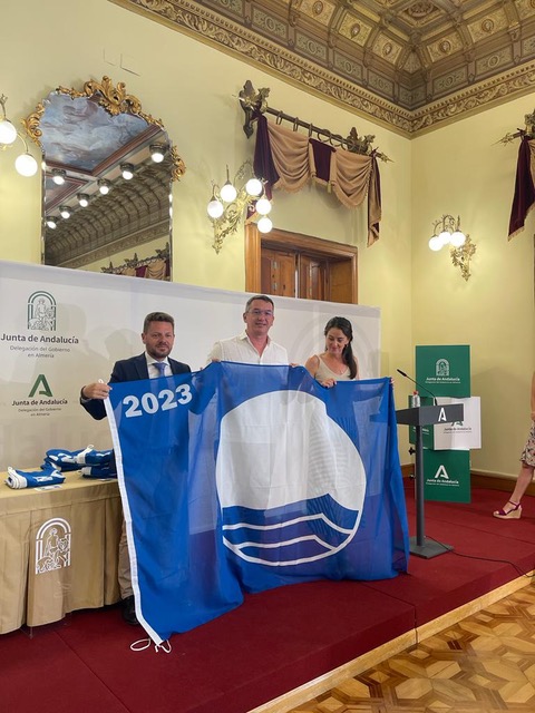 Mojácar revalida cuatro banderas azules para la temporada de verano