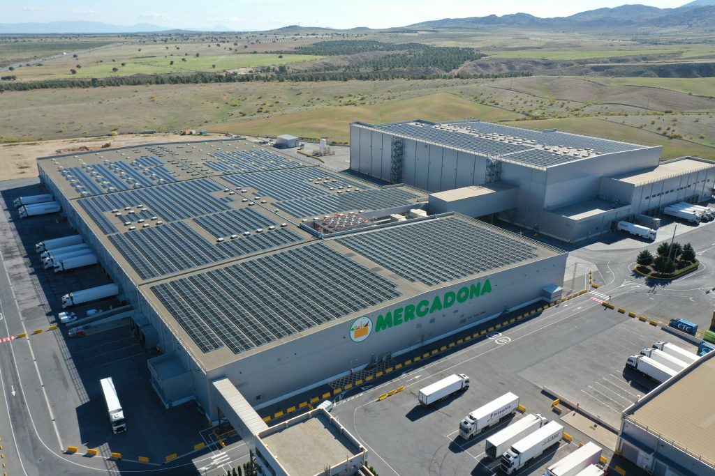 Mercadona invertirá este año 12 millones de euros en energía fotovoltaica en Andalucía