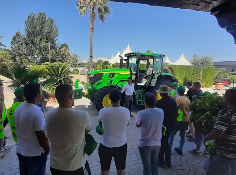 La Diputación de Málaga y ASAJA forman en Antequera a 25 personas en un curso de tractorista para avanzar en eficacia y sostenibilidad
