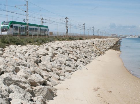 El Trambahía prueba un sistema de frenado que reduce a la mitad el consumo de energía