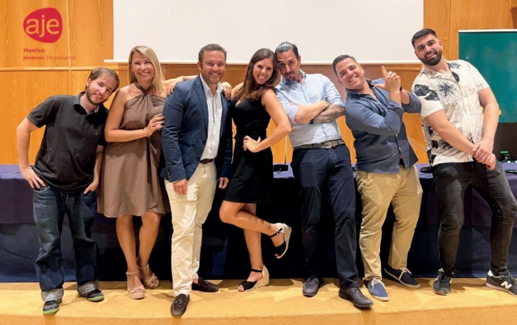 AJE Huelva renueva su junta directiva con la primera presidenta de su historia
