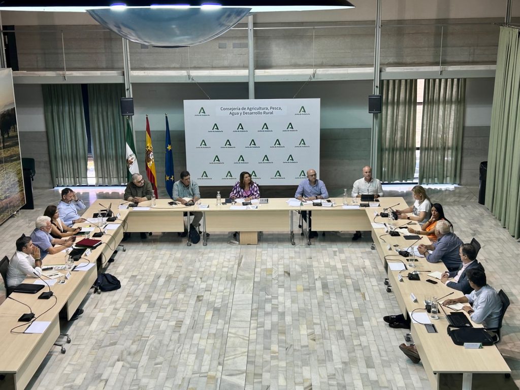 La Mesa de Interlocución acuerda pedir ayudas al olivar de la Reserva de Crisis o de la Medida 22
