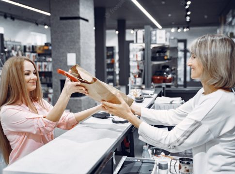 Más de 1.300 comerciantes mejoran sus negocios en una veintena de talleres formativos de las Cámaras de Andalucía