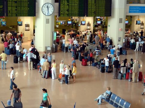 Las plazas aéreas desde los principales mercados emisores a la Costa del Sol se incrementan este verano casi un 19% respecto al mismo periodo del año anterior