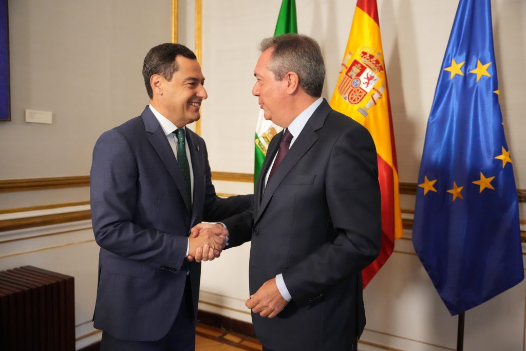 Moreno propone a los grupos parlamentarios un pacto por la defensa de los intereses de Andalucía