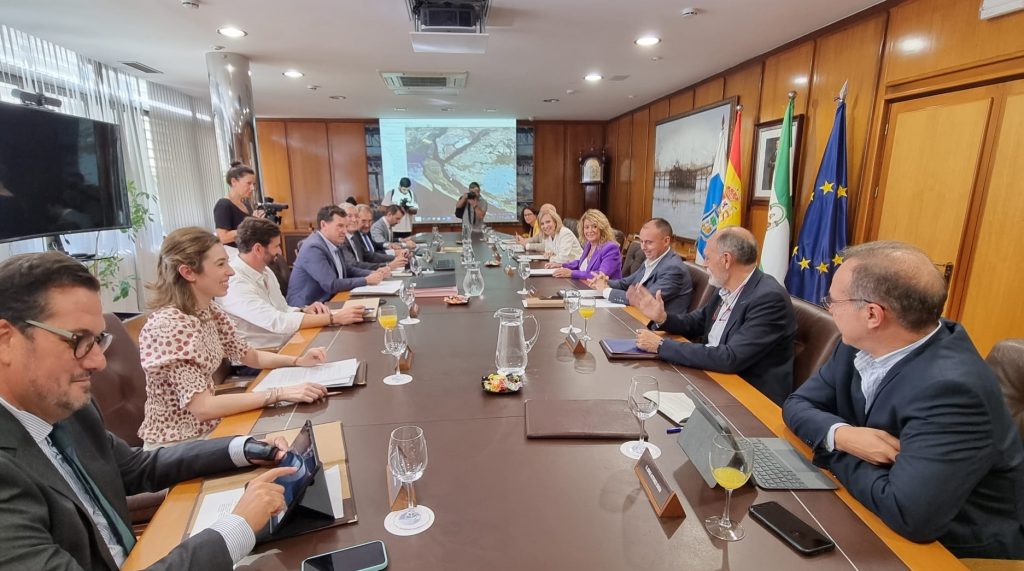 El Puerto de Huelva refuerza su posicionamiento como referente en graneles líquidos con la aprobación de nuevos proyectos para la producción de aceites vegetales, gases y combustibles