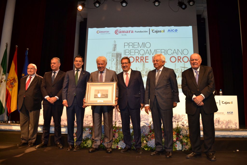 Felipe González recibe el V Premio Iberoamericano Torre del Oro