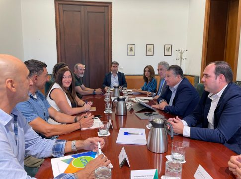 Junta y sindicatos acuerdan abordar la contratación del personal operativo de Infoca durante los 12 meses del año y la antigüedad de Amaya