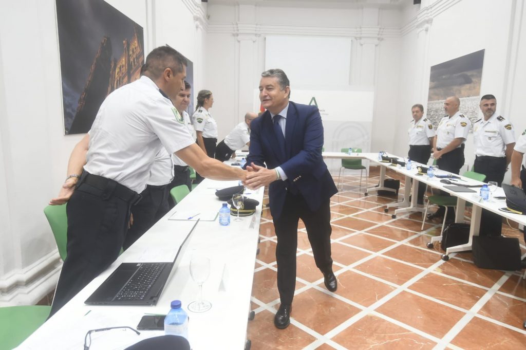 Antonio Sanz solicita 125 agentes en comisión de servicio para la Policía Adscrita al Ministerio del Interior