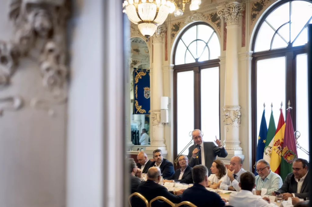Salado reclama un gran pacto por el futuro del área metropolitana de Málaga que logre inversiones en movilidad, agua y vivienda