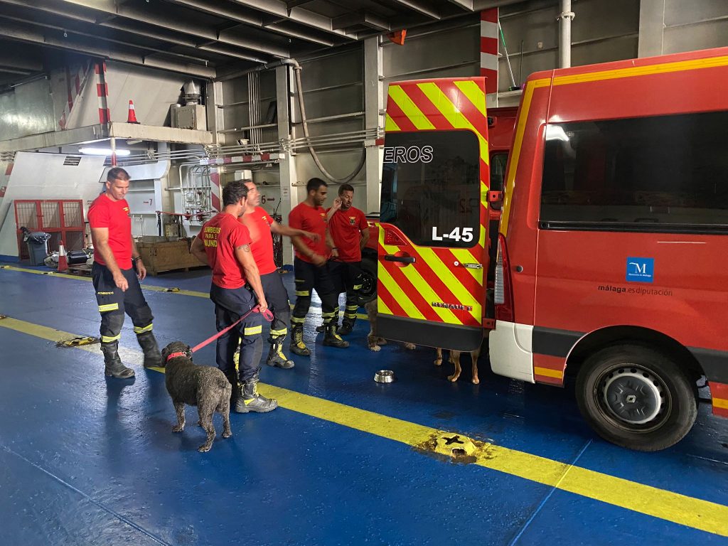 El primer contingente de bomberos de la Diputación de Málaga ya está camino de Marruecos para ayudar en tareas de rescate tras el terremoto