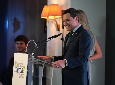 Moreno afirma que la fórmula de la estabilidad, el diálogo y la moderación son claves en la transformación económica de Andalucía