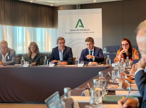La Junta promueve un Think Tank para impulsar la competitividad de la industria en Andalucía