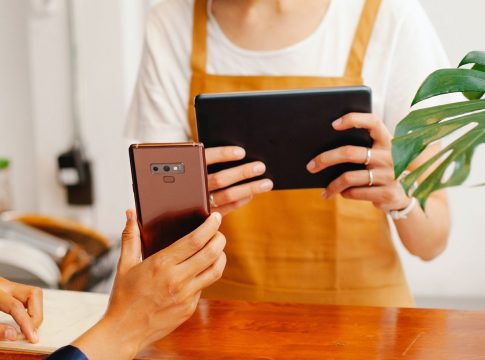 Empleo duplica la financiación de las ayudas del fondo tecnológico a pymes del comercio