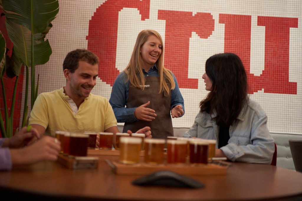 Navidad cervecera y solidaria en Factoría Cruzcampo