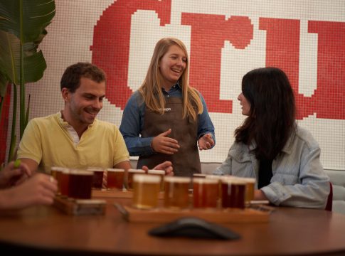 Navidad cervecera y solidaria en Factoría Cruzcampo