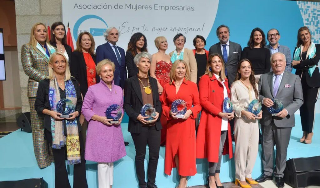 La Asociación de Mujeres Empresarias, reconoce a la sevillana, Mª José Andrade en sus premios 2023