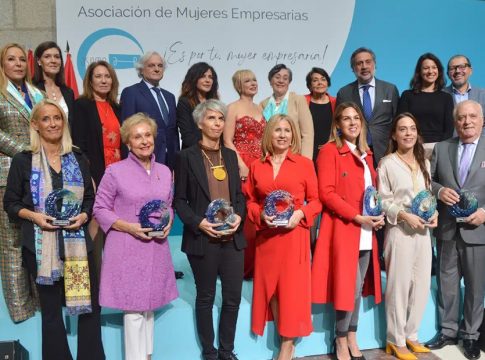 La Asociación de Mujeres Empresarias, reconoce a la sevillana, Mª José Andrade en sus premios 2023