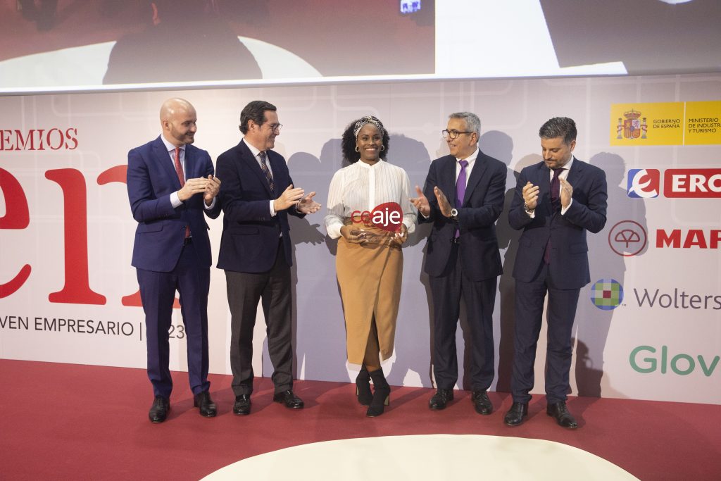 AOKlabs galardonado con el Premio Nacional Joven Empresario por su compromiso social