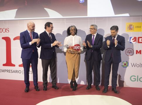 AOKlabs galardonado con el Premio Nacional Joven Empresario por su compromiso social