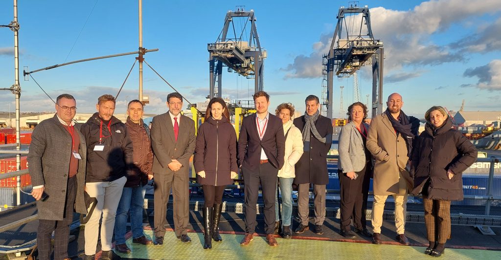 Andalucía TRADE impulsa el sector logístico andaluz en Reino Unido, país que invertirá 93 millones en descarbonizar la industria naviera