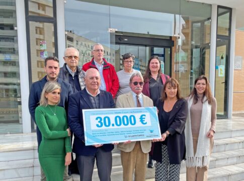 La Fundación Atlantic Cooper entrega un cheque de 30.000 euros a ocho entidades sociales en su cuarta "mesa cero"