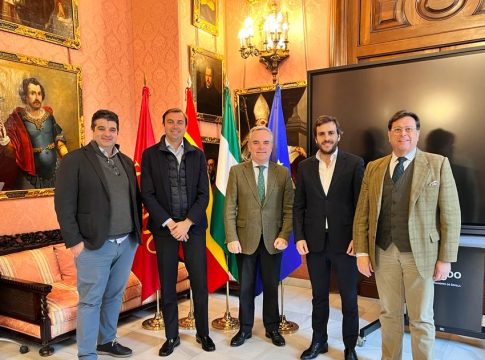 AVVAPro y el Ayuntamiento de Sevilla trabajarán conjuntamente para mejorar la calidad del destino turístico y para favorecer la convivencia ciudadana
