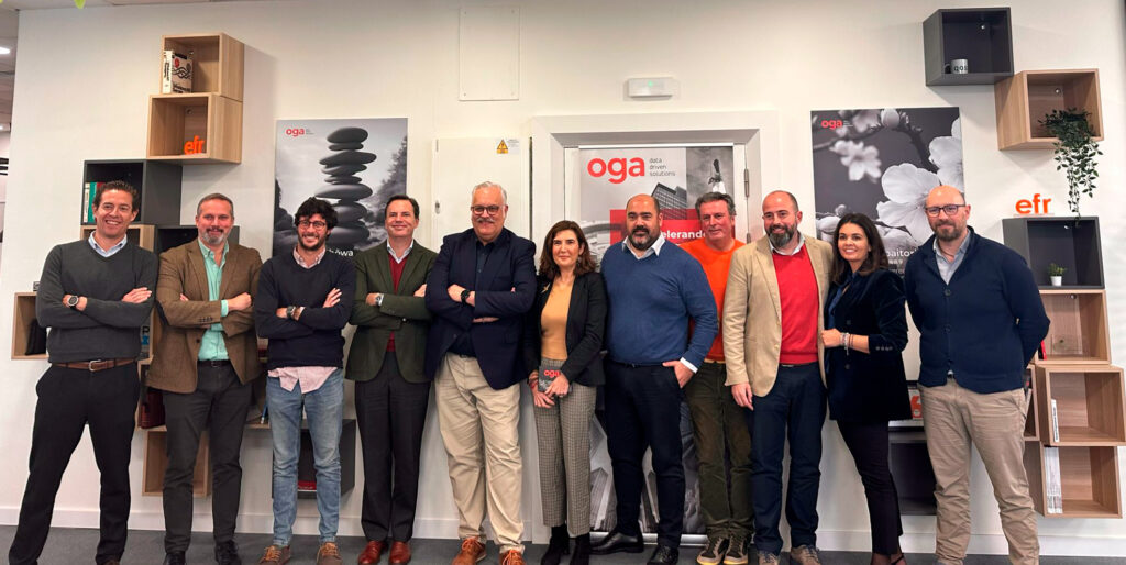 Rocío Blanco visita OGA, una de las empresas pioneras en el desarrollo de Inteligencia Artificial de Andalucía