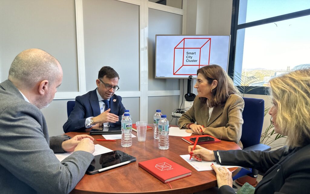 Empleo y Smart City Cluster apuestan por el talento para impulsar el desarrollo de las ciudades inteligentes