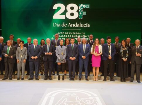 Moreno convoca a los andaluces “a defender la igualdad entre españoles, sin privilegios para nadie”