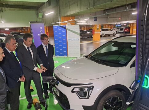 Endesa y Torre Sevilla inauguran uno de los hubs de recarga públicos más grandes de Andalucía