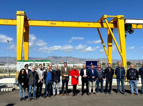 Carmen Crespo valora la compleja ingeniería hidráulica utilizada para agrupar vertidos de Níjar