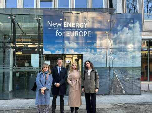 La Junta refuerza su presencia en Bruselas para acercar las oportunidades de la transición energética