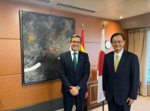 Paradela presenta al embajador de Japón la Hoja de ruta andaluza de impulso al hidrógeno verde