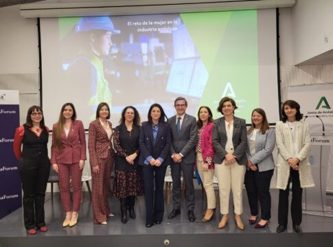 La Junta promueve actuaciones para aumentar la presencia de la mujer en la industria y la minería
