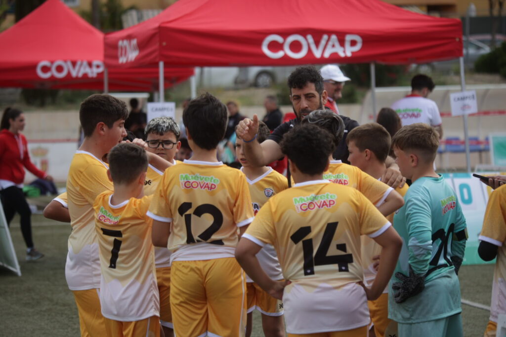 Copa COVAP y Psicólogos de España proponen la economía de fichas en el deporte para mejorar el comportamiento y atención de hasta el 69,5% de los niños y niñas