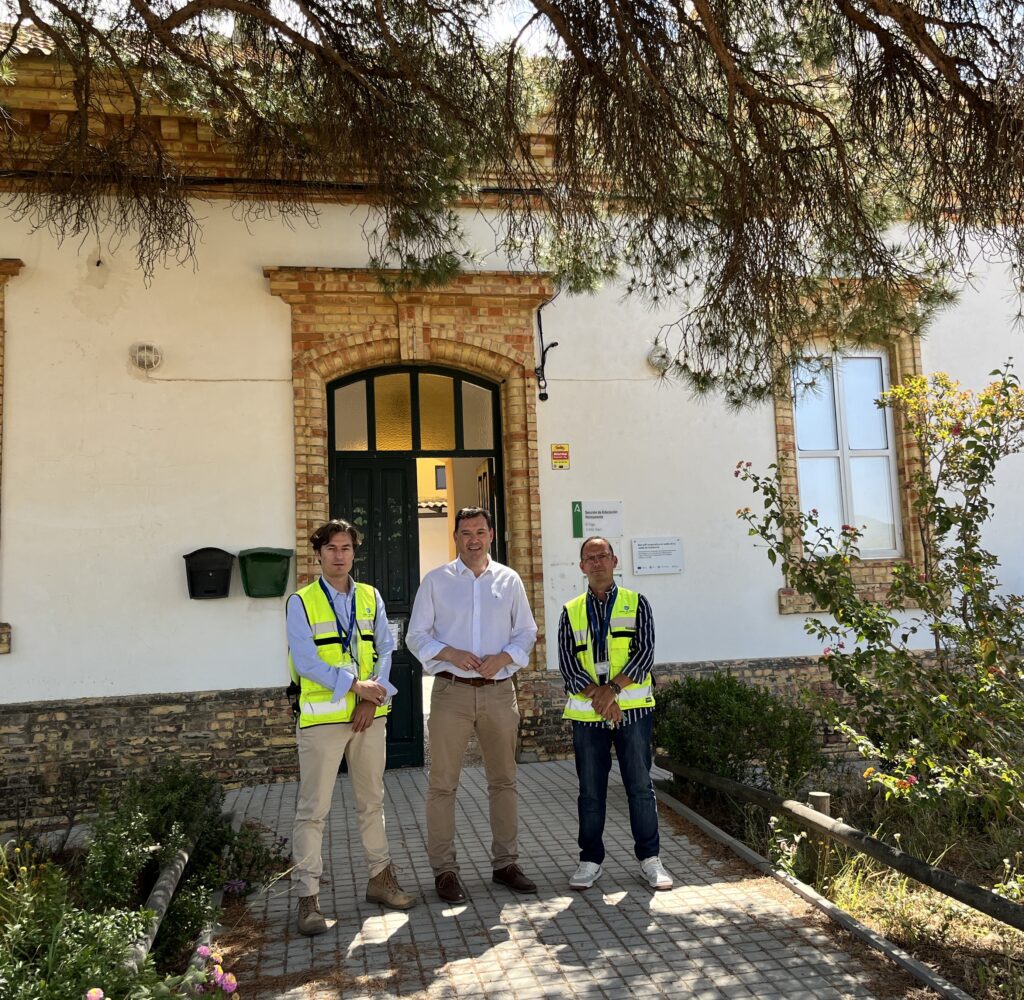 El presidente del Puerto de Huelva realiza una visita a las instalaciones del faro del Picacho de Mazagón