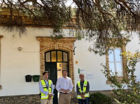 El presidente del Puerto de Huelva realiza una visita a las instalaciones del faro del Picacho de Mazagón