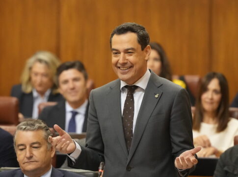 Moreno considera clave actuar en la fiscalidad y en las infraestructuras para mejorar la economía real de los andaluces
